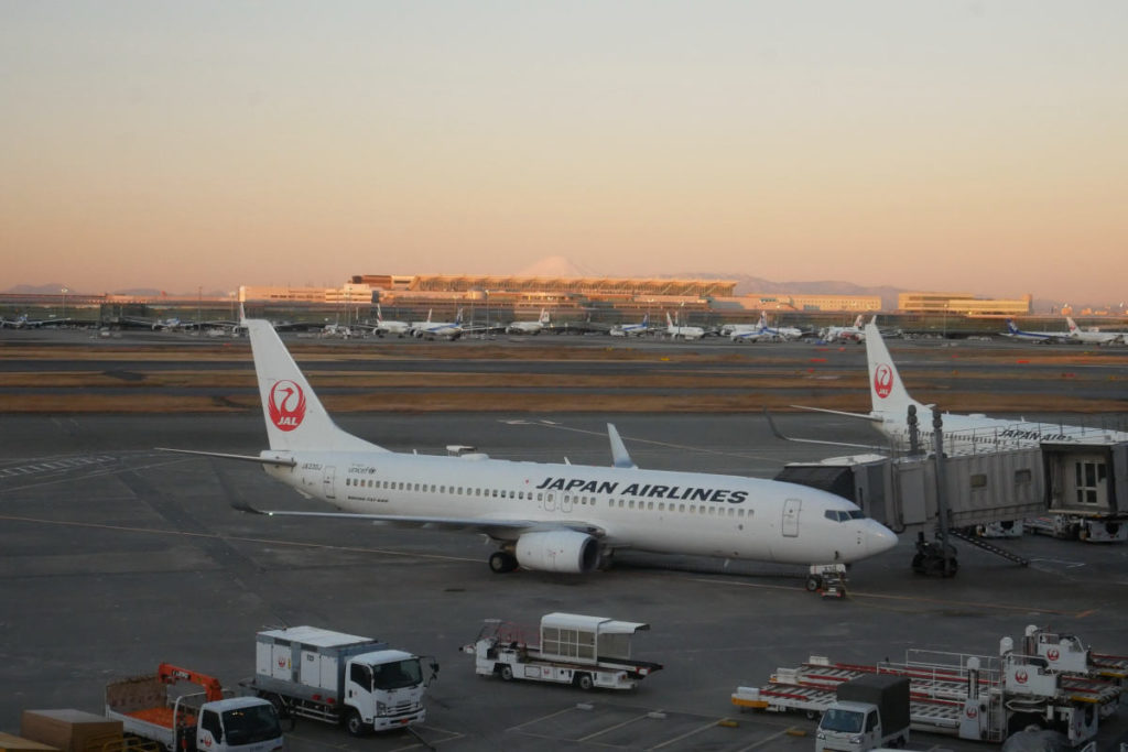 羽田空港に駐機してある飛行機