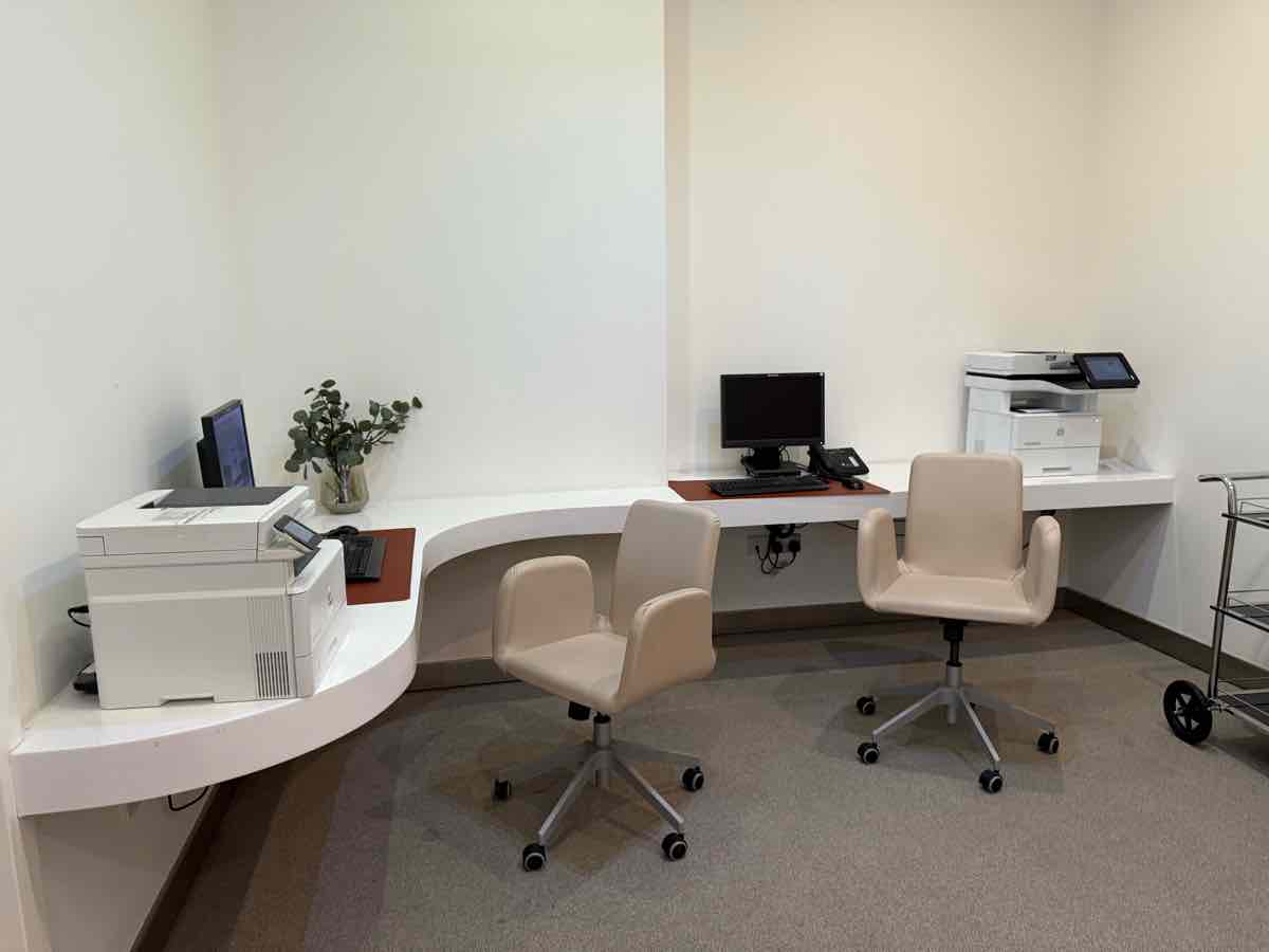 スカイチームラウンジ内のビジネスルーム