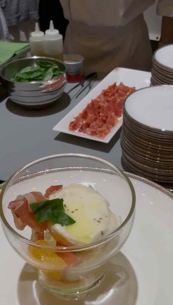 モツァレラチーズとベーコンのアンティパスト